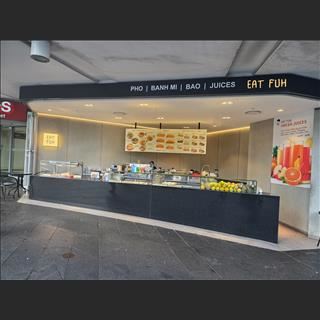 Sang shop bán Bánh Mì gởi cuốn Phở
