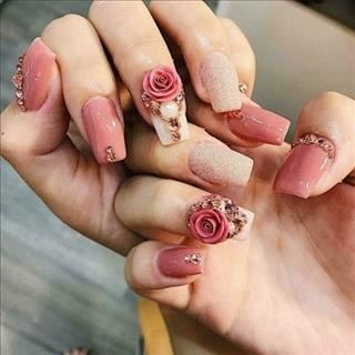Tiệm nail vùng Narre Warren South cần thợ làm nails