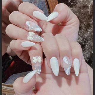 Shop nail trong shopping Melton tuyển thợ bột, sns, làm fulltime